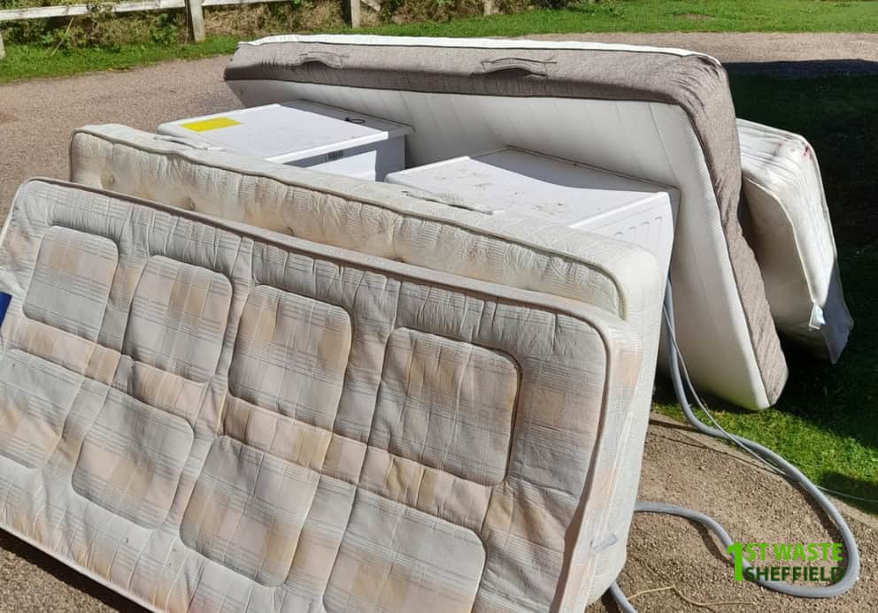 commercial-rubbish-collection-Sheffield-mattress-and-appliances